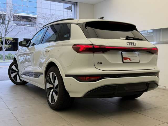 AUDI Q6 e-tron