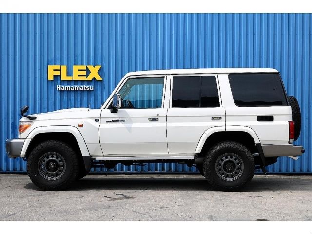 LANDCRUISER van