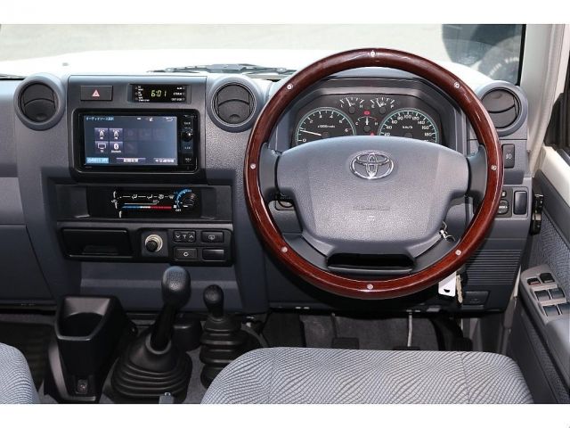 LANDCRUISER van