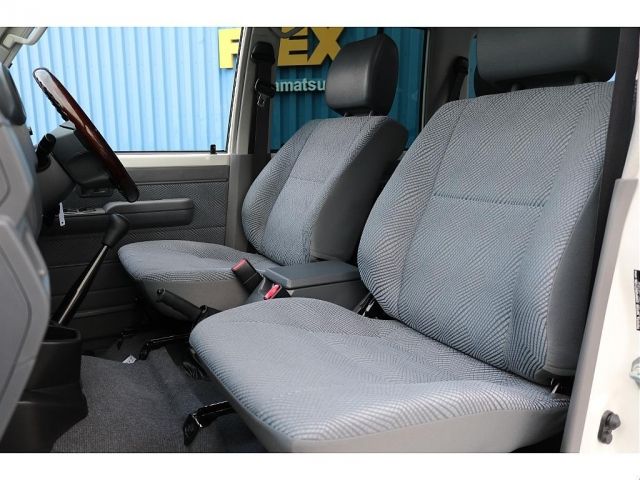 LANDCRUISER van