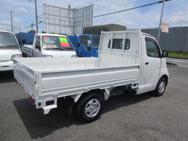 LITEACE truck 2WD