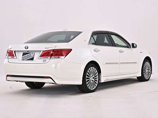 CROWN MAJESTA HYBRID 4WD