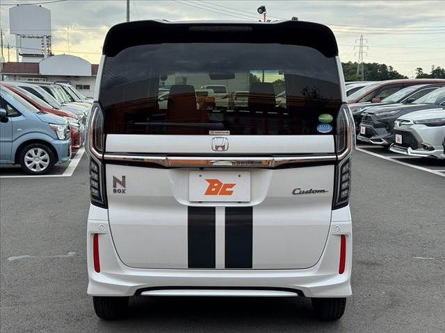 N BOX CUSTOM