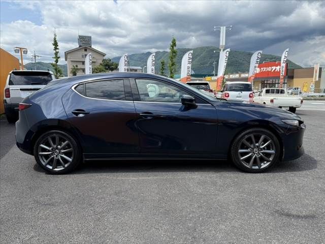 MAZDA3 FASTBACK