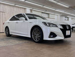 CROWN sedan hybrid