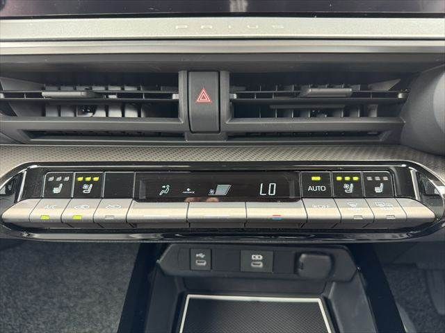 PRIUS 4WD