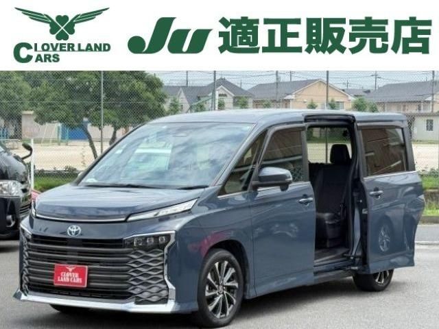 VOXY HYBRID 4WD