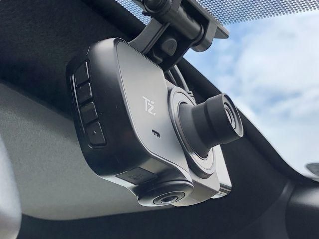 VOXY HYBRID 4WD