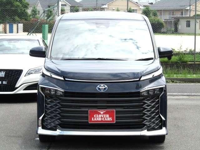 VOXY HYBRID 4WD