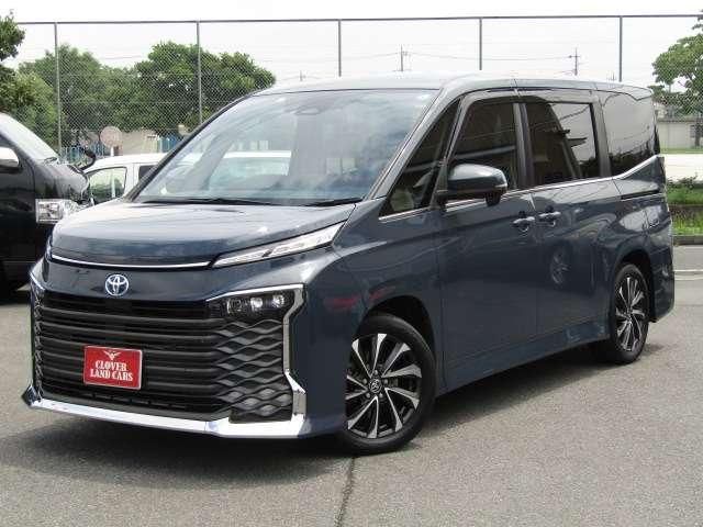 VOXY HYBRID 4WD