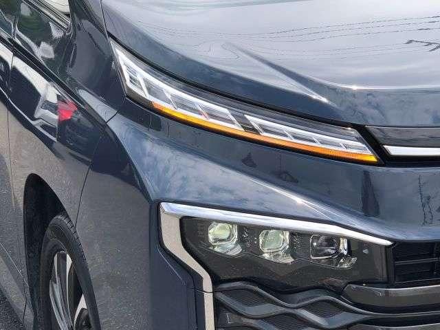 VOXY HYBRID 4WD