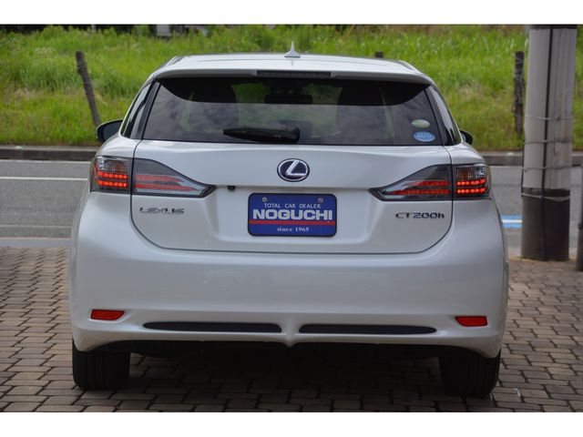 LEXUS CT200h