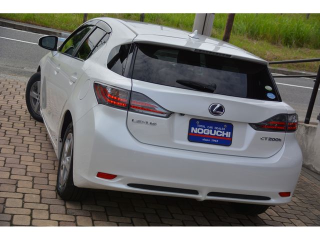 LEXUS CT200h