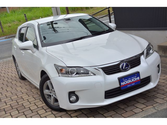 LEXUS CT200h