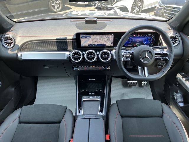 MERCEDES BENZ EQB