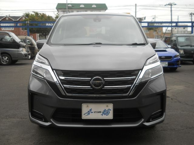 SERENA  S-HYBRID 4WD