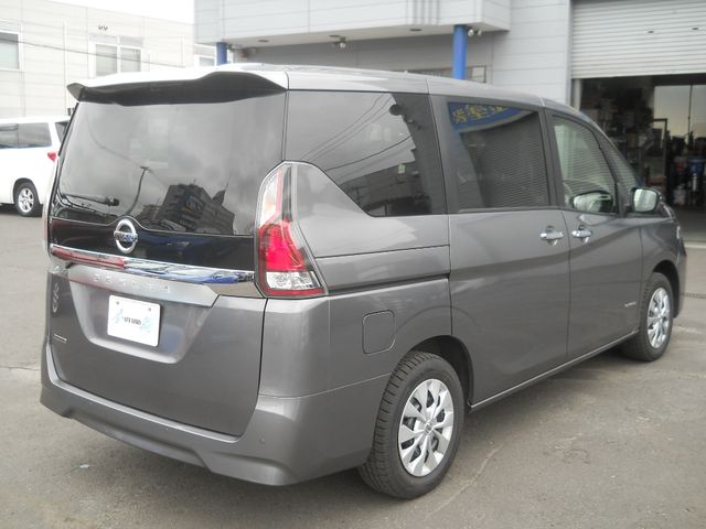 SERENA  S-HYBRID 4WD