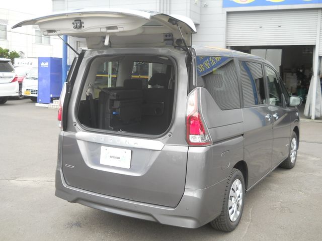 SERENA  S-HYBRID 4WD