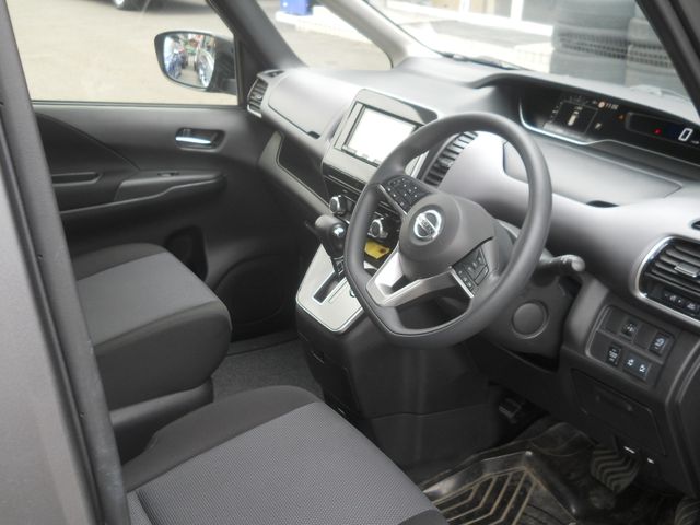 SERENA  S-HYBRID 4WD