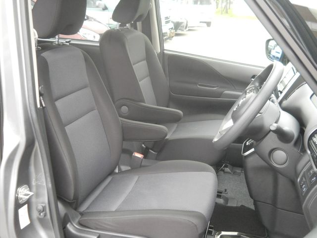 SERENA  S-HYBRID 4WD