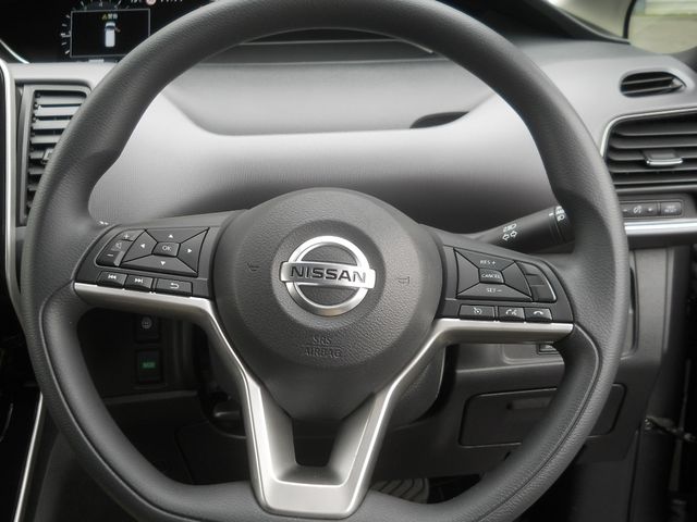 SERENA  S-HYBRID 4WD