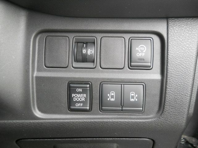 SERENA  S-HYBRID 4WD