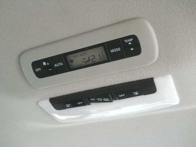 SERENA  S-HYBRID 4WD