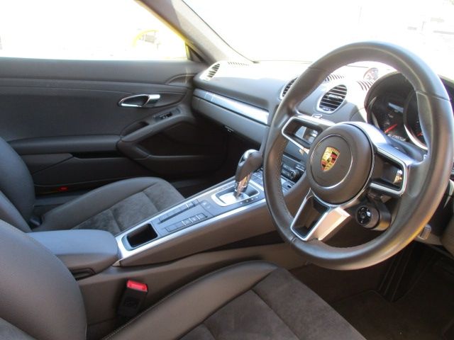 PORSCHE 718 CAYMAN