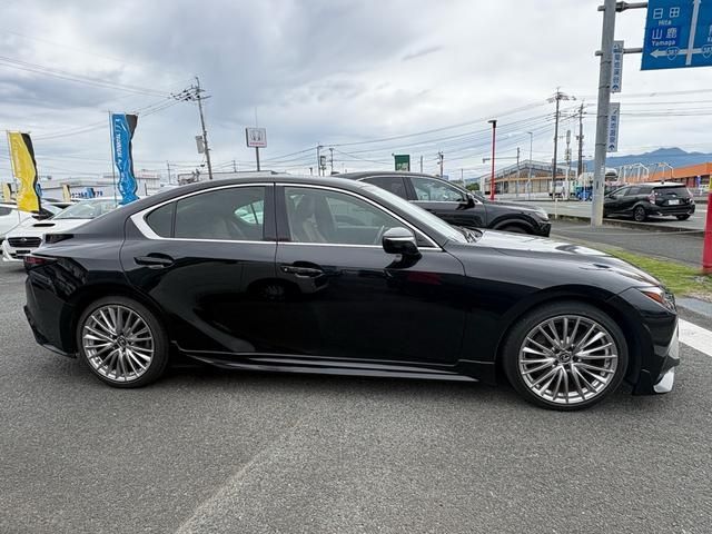 LEXUS IS300h