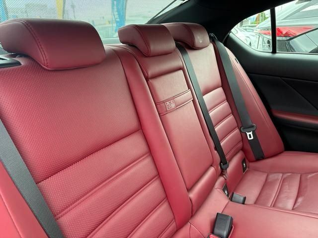 LEXUS IS300h