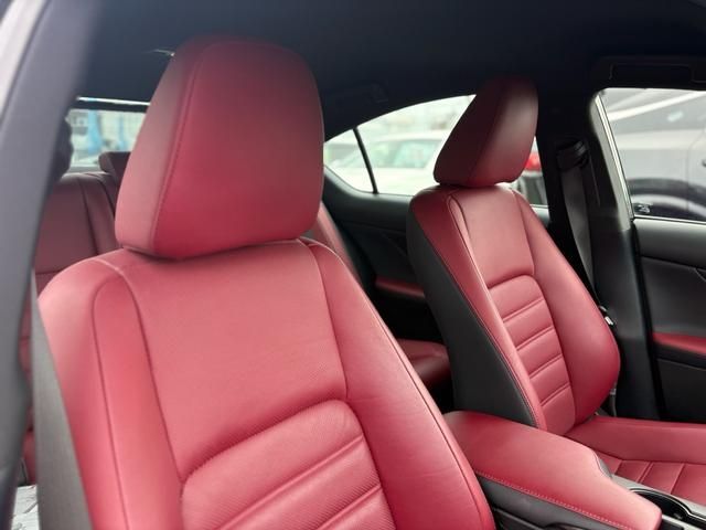 LEXUS IS300h