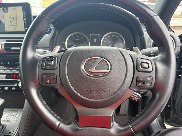 LEXUS IS300h