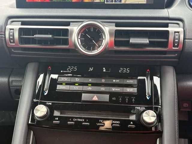 LEXUS IS300h