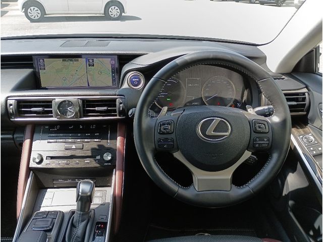 LEXUS IS300h