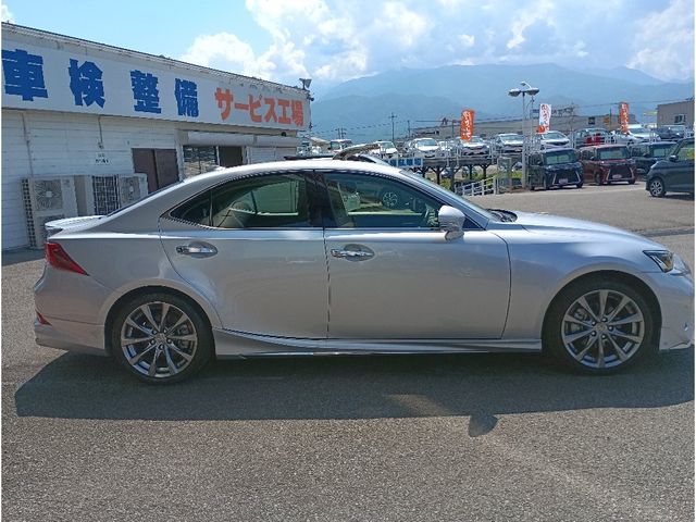 LEXUS IS300h
