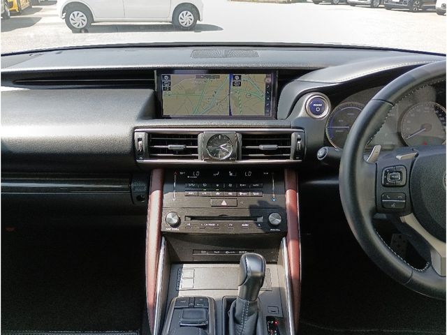 LEXUS IS300h