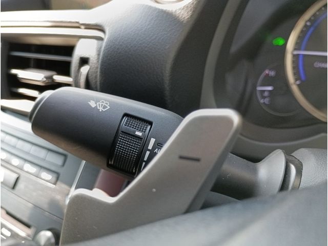 LEXUS IS300h