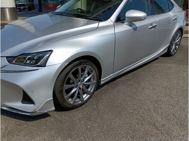 LEXUS IS300h