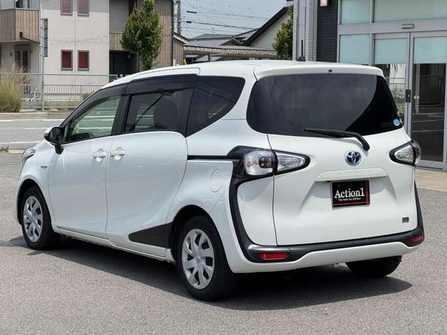 SIENTA HYBRID