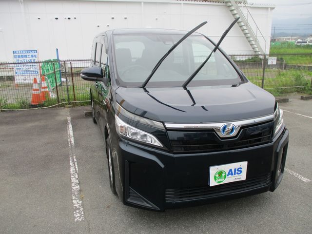 VOXY HYBRID