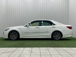 CROWN sedan hybrid