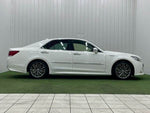 CROWN sedan hybrid