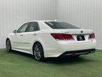 CROWN sedan hybrid