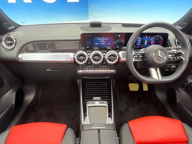 MERCEDES BENZ GLB