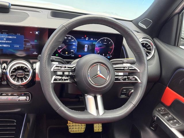 MERCEDES BENZ GLB