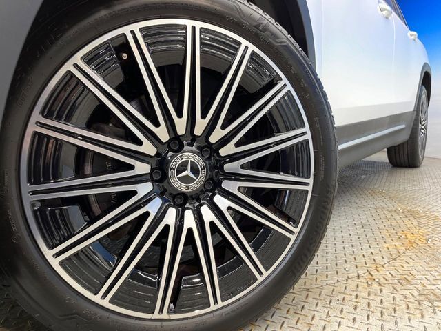 MERCEDES BENZ GLB