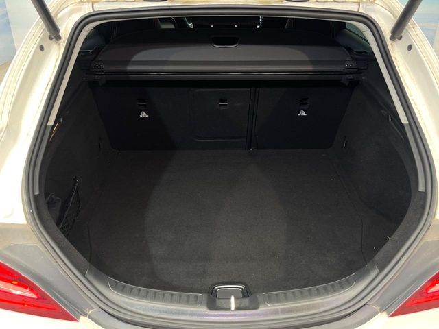 MERCEDES BENZ CLA Shooting Brake
