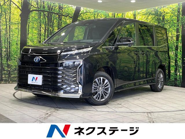 VOXY HYBRID 4WD