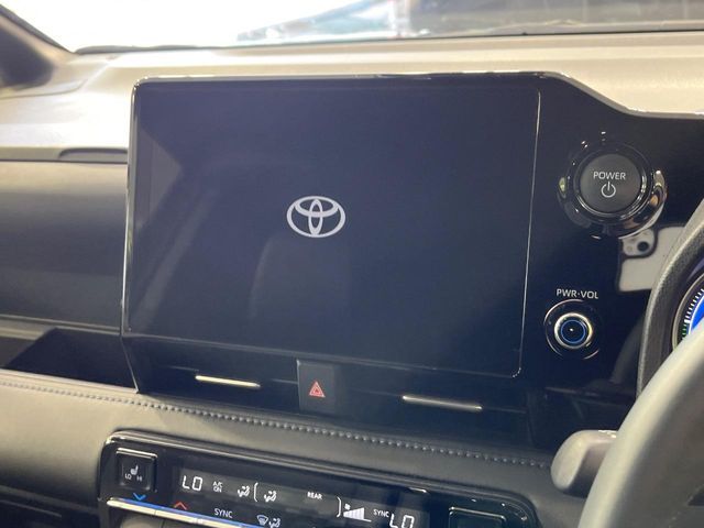 VOXY HYBRID 4WD