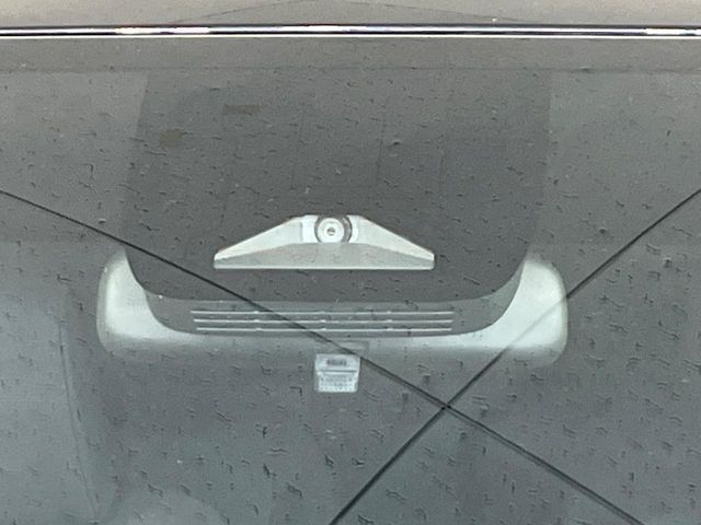 VOXY HYBRID 4WD